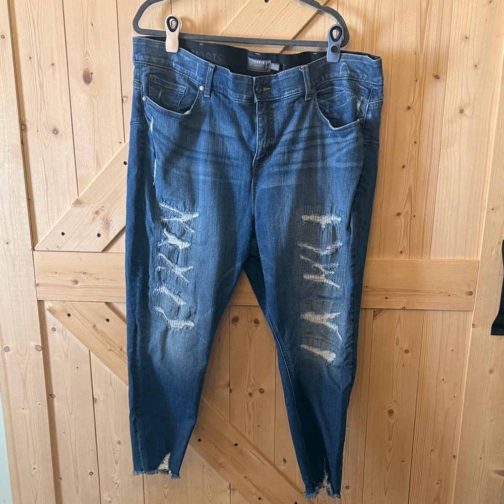 Torrid Bombshell Skinny High Rise Jeans Blue Denim Distressed Size 26R